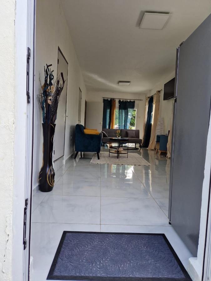 La Vue De Haut- T3 Avec Vue Imprenable Sur La Mer Villa Boueni Exterior foto